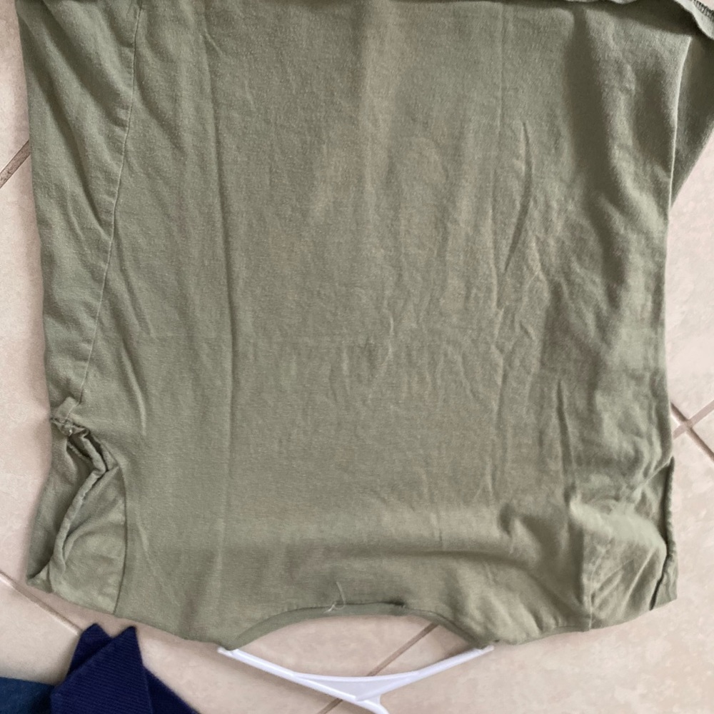 shirt - Picture 2 of 2